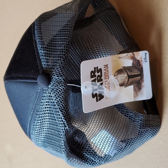 NWT Disney Star Wars Mandalorian mesh black/ grey ball cap WITH baby Yoda - Picture 2 of 5